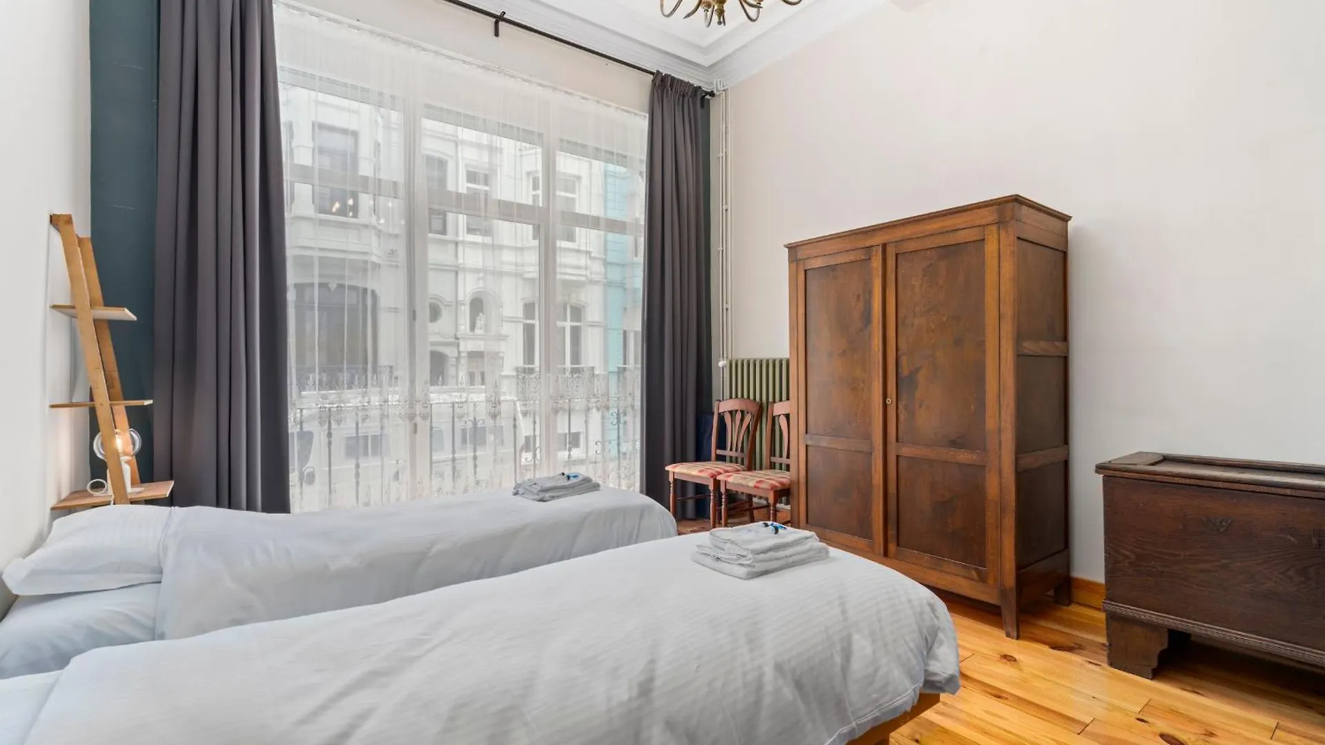 Karaktervolle En Ruime Woning Aan Zee Voor 10P Villa Ostend 0*,  Belgium