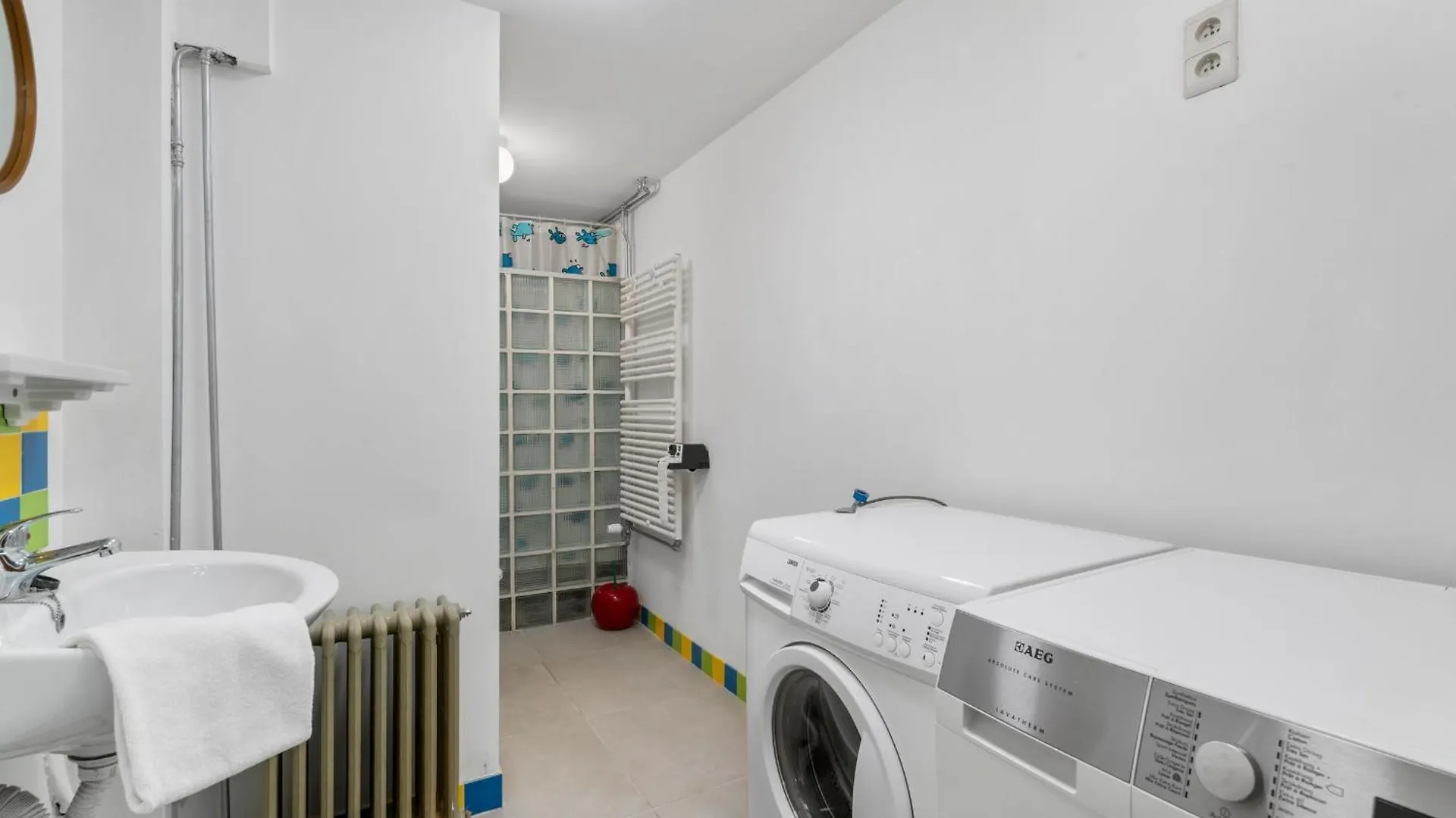 Karaktervolle En Ruime Woning Aan Zee Voor 10P Villa Ostend 0*,  Belgium